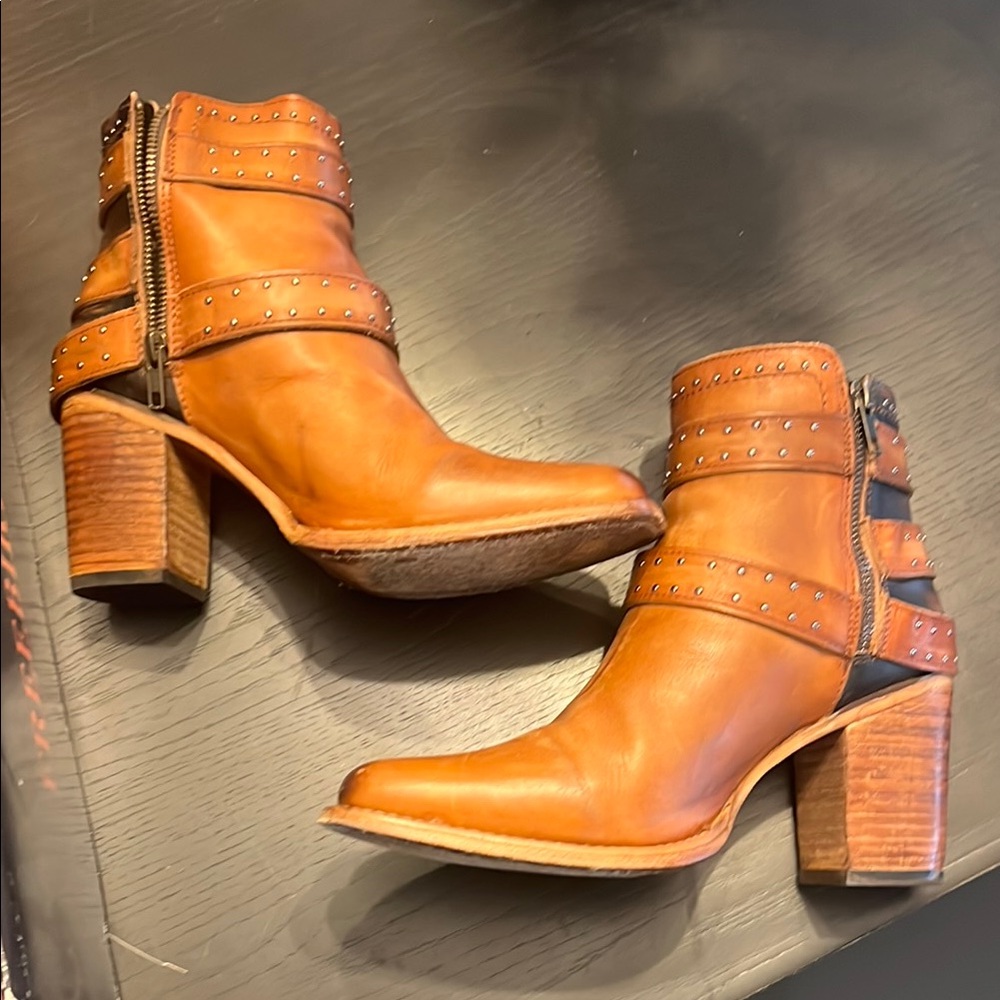 Freebird Patsy size 8 Brown Ankle Boots with Chunky Heel and Decorative Straps - Picture 5 of 13